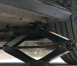 使用汽車千斤頂不能不知道底盤支撐塊