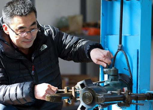 螺旋千斤頂解決水泵安裝拆卸費(fèi)時(shí)費(fèi)力難題