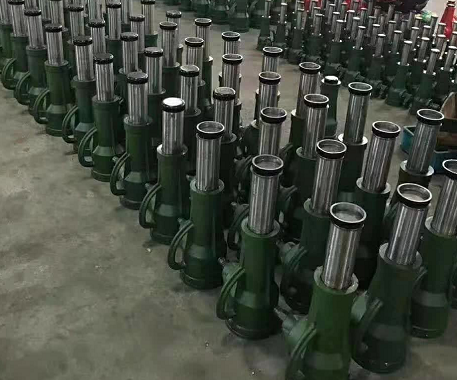 私家車主春季踏青賞花請攜帶機械千斤頂