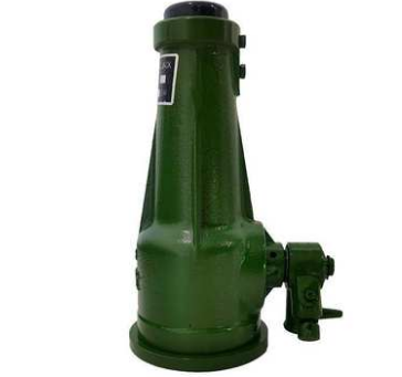 工匠用螺旋千斤頂做成電纜槽矯正器