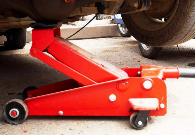 各行各業中使用的千斤頂類型不盡相同