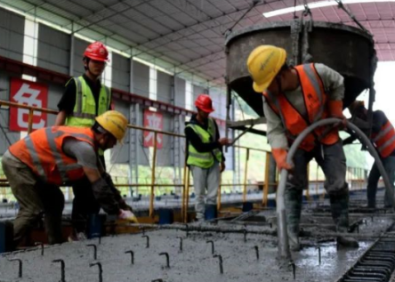 液壓千斤頂的應用讓模板拆裝實現自動化