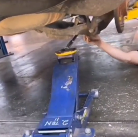 螺絲生銹擰不下來可以用臥式千斤頂嗎