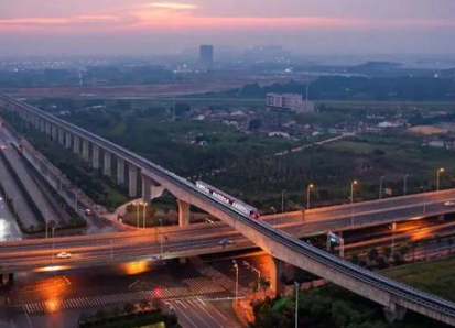 液壓千斤頂平移道岔梁,確保長沙磁浮東延線接入T3航站樓