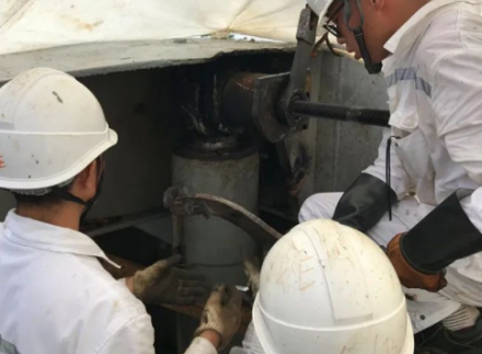 船用液壓千斤頂漏油了該怎么修理