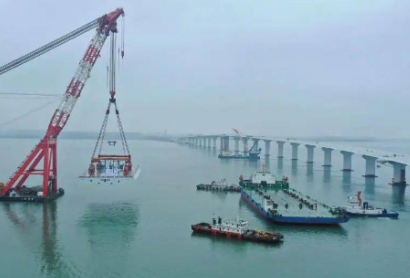 液壓千斤頂完成翔安大橋翔安側預制構件安裝任務