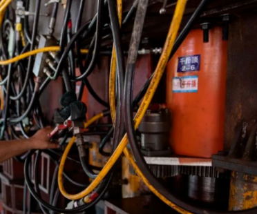 液壓千斤頂將9255噸長沙舊橋順利升高5.4米