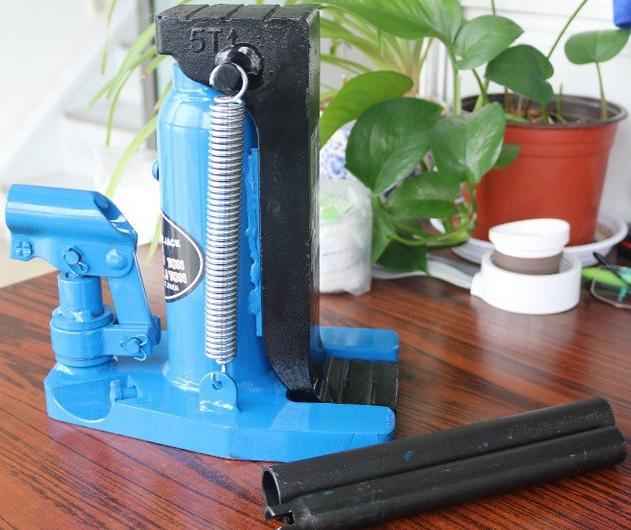 液壓千斤頂頂升車輛時,運用了什么物理知識