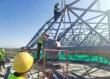 液壓千斤頂加快新疆某體育館施工進度