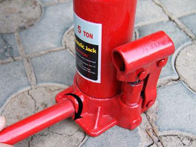 有沒有行程達(dá)1.5米以上的液壓千斤頂