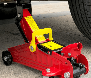 臥式液壓千斤頂頂升重物時為什么不會變形