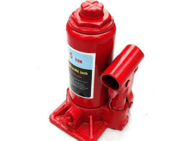 操作汽車千斤頂不能用力過猛