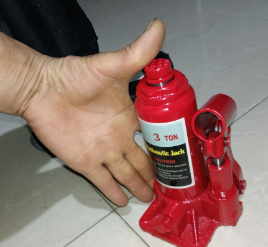 同樣噸位的液壓千斤頂,體型相差很大是怎么回事