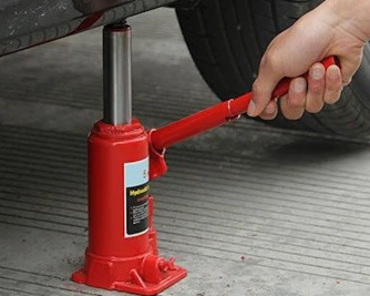 過濾及冷卻液壓油會增強液壓千斤頂的頂升性能