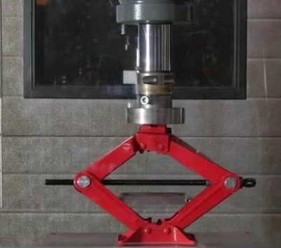 剪式千斤頂和液壓機的對抗