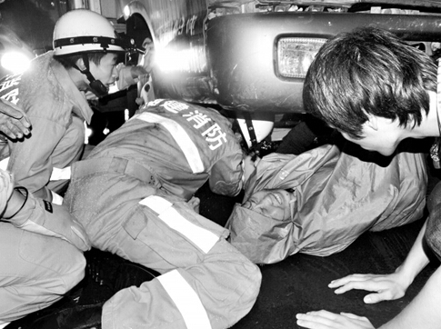 冠航千斤頂救援行動圖